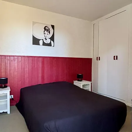 Apartment 2 Pieces Avec Garage Prive Et Terrasse, A 80 M De La Mer, Classe 2 Etoiles, - Fr-1-225-82